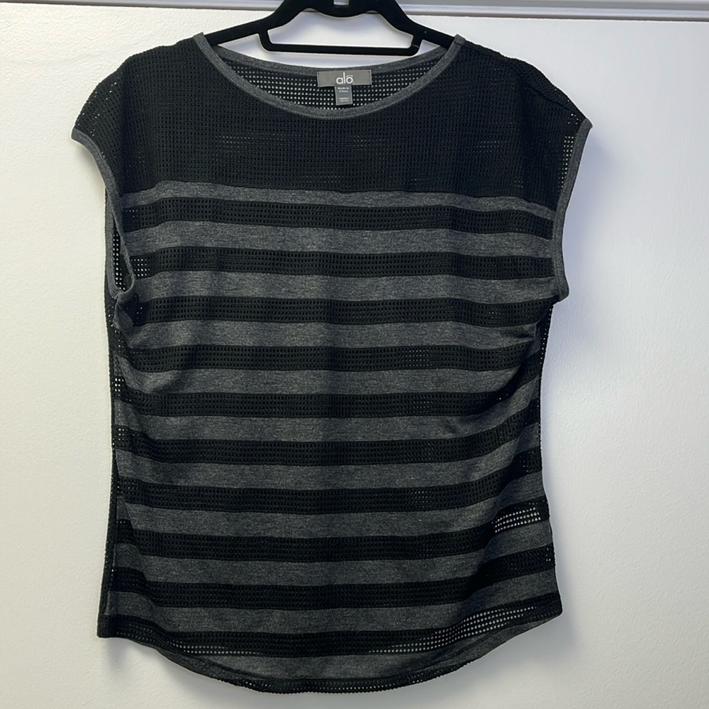 Alo Yoga Women’s Black and Gray Sleeveless Mesh Top - size small